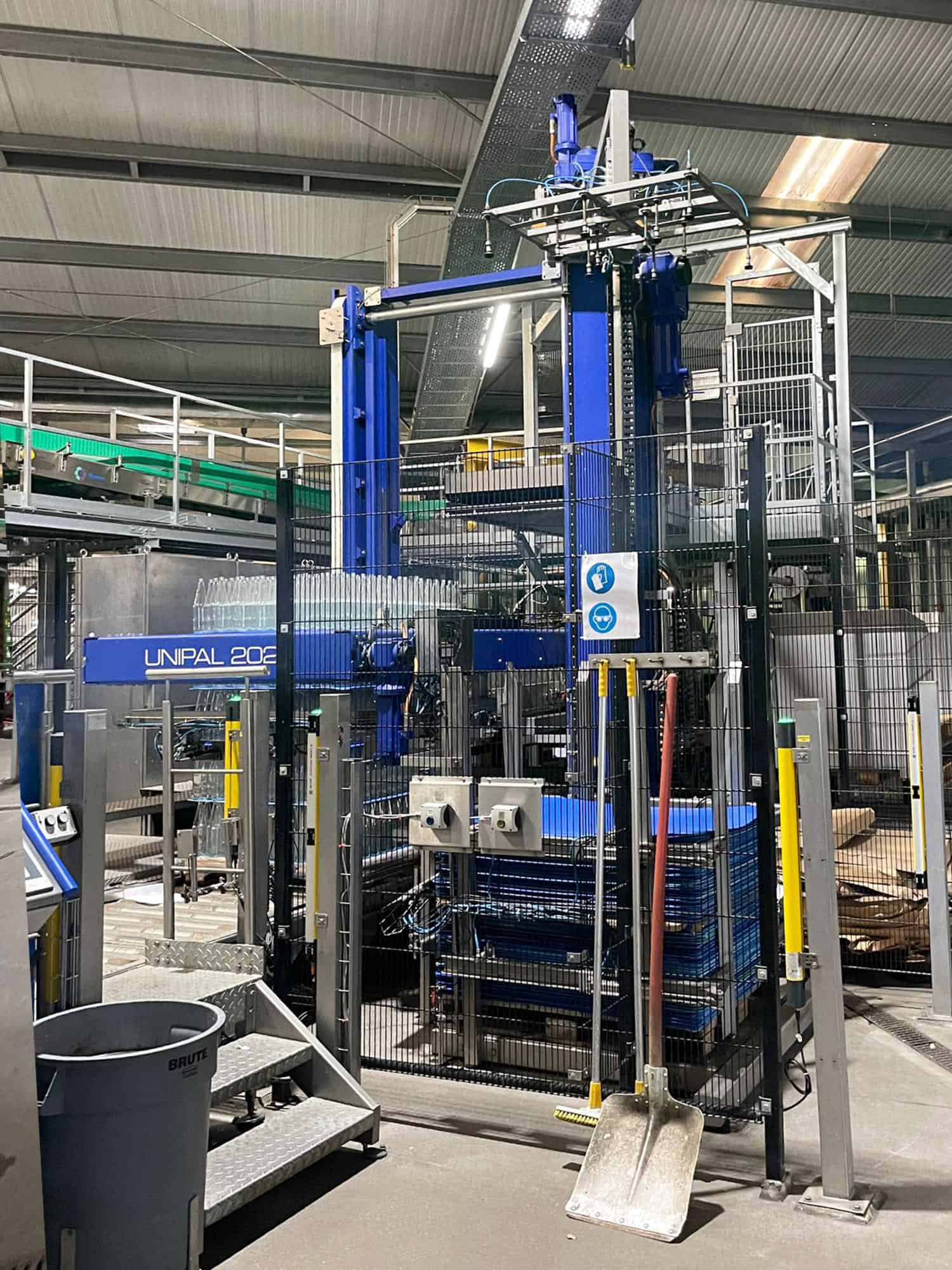 المنظر الأيسر من BMS Unipal 202 