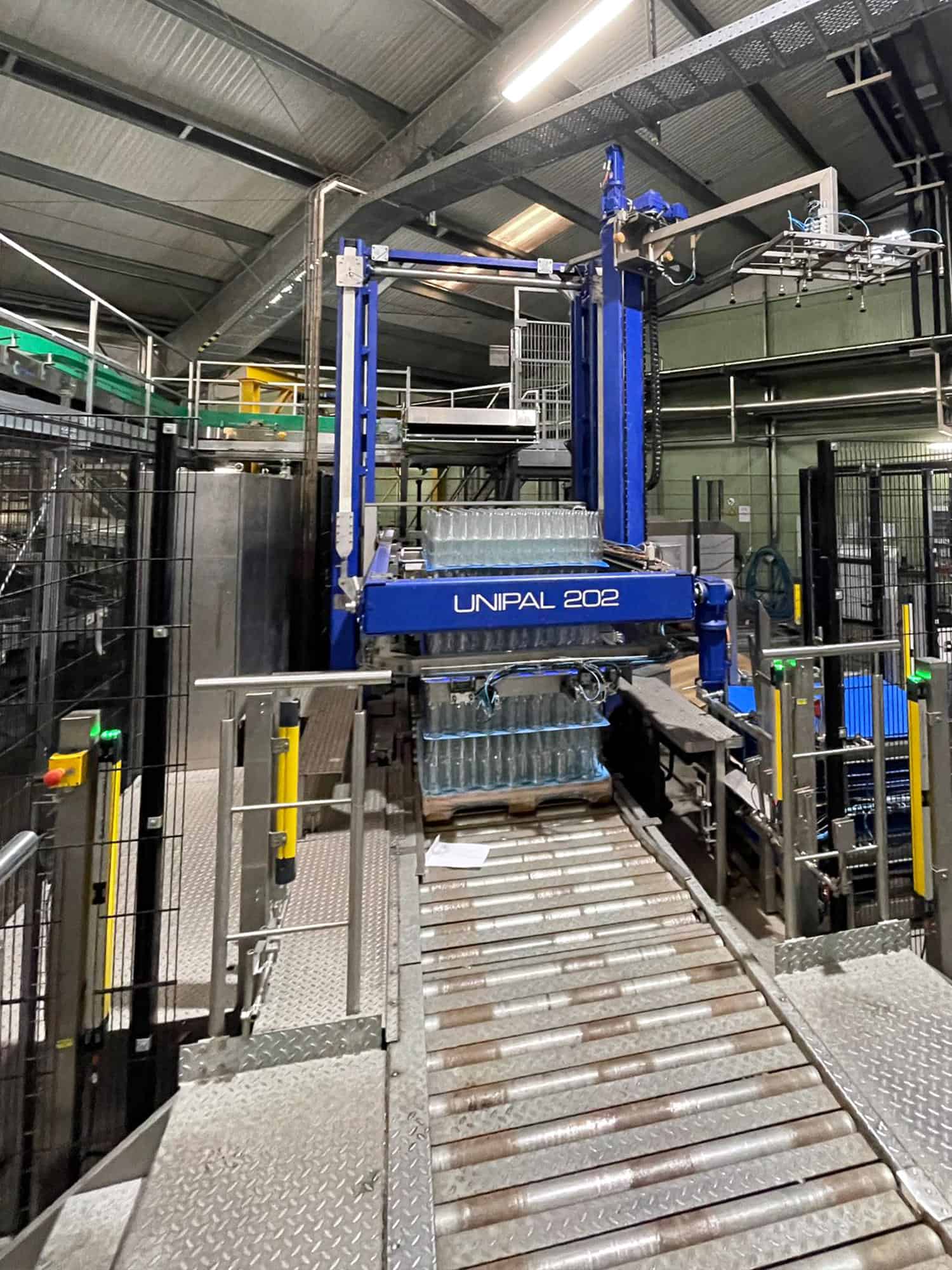 المنظر الأيسر من BMS Unipal 202 