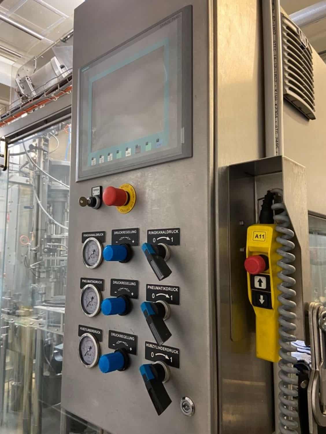 وحدة التحكم في خط تعبئة الزجاج القابل للإرجاع من Nagel وPAC وJuwatec للبيرة والمشروبات الغازية 