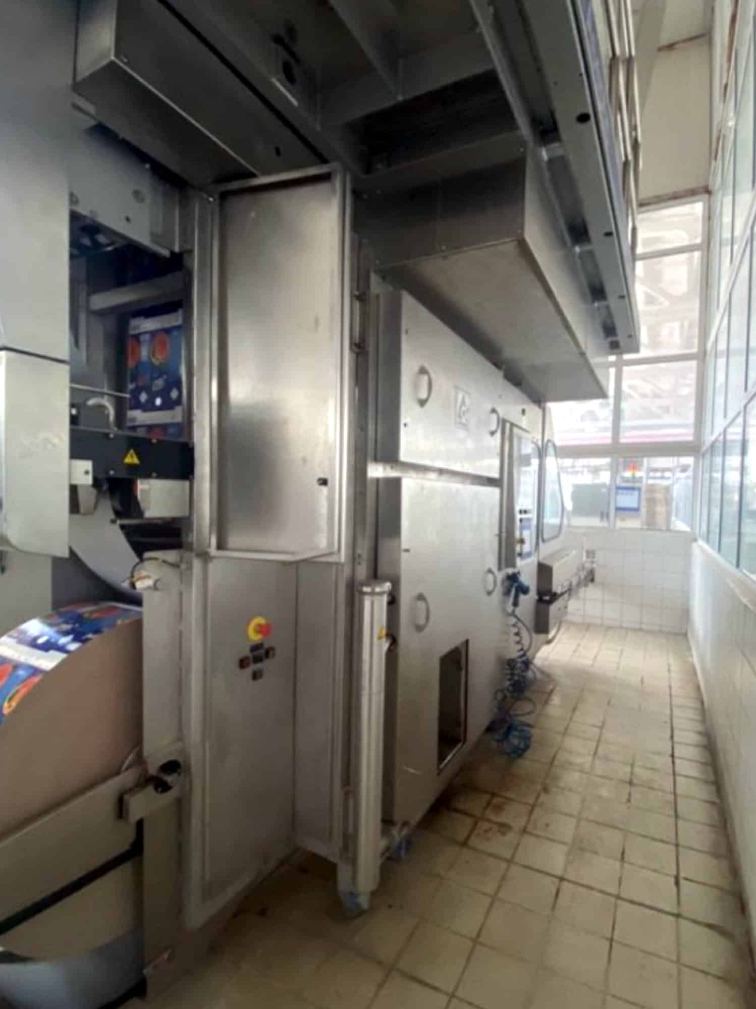 منظر جانبي ل Tetra Pak TBA 8-1000 SQ 