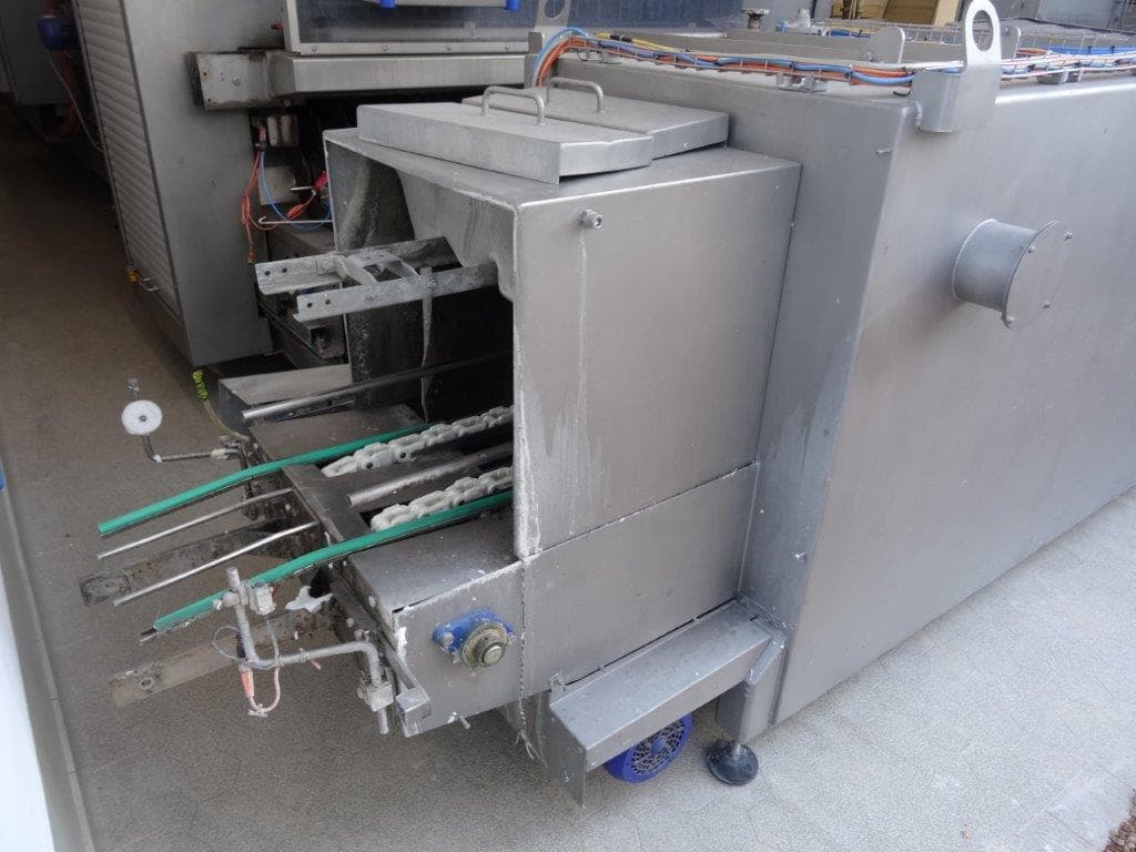 منظر جانبي لجهاز GM Gera Gera KVM S121 